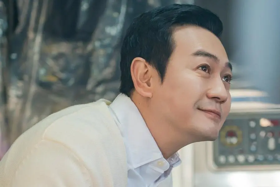 Hunter with a scalpel