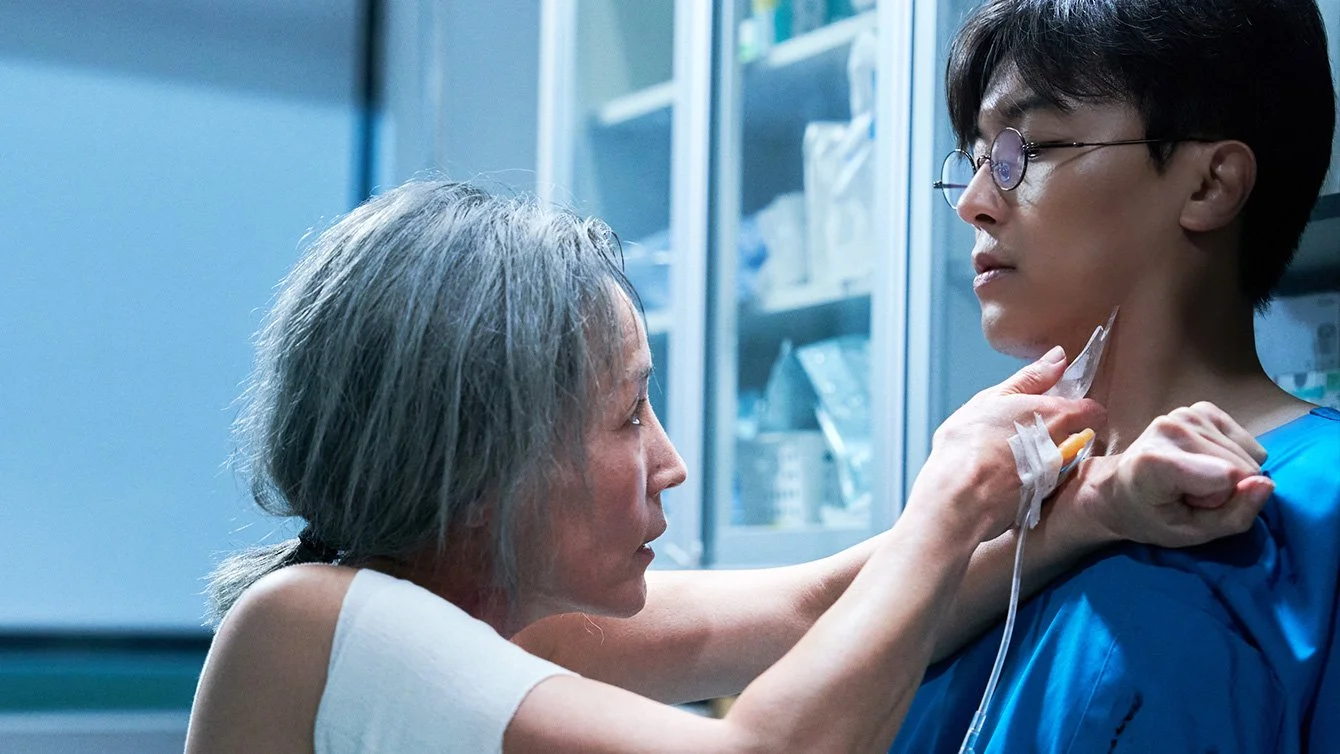 The old woman with the knife