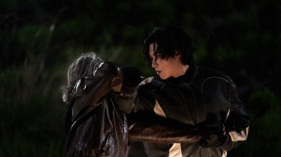 The old woman with the knife